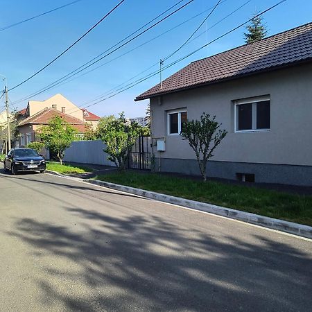 Carla'S Place Ap1 Oradea Bagian luar foto
